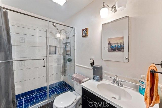 907 E Ghent, Azusa, CA 91702