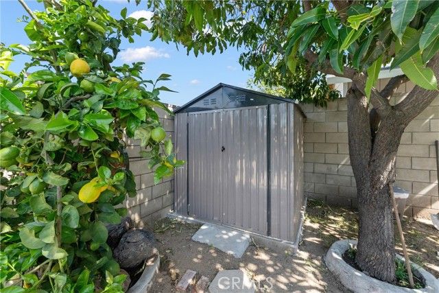 907 E Ghent, Azusa, CA 91702