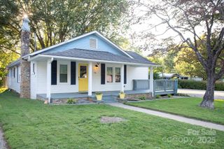 95 Elysinia Avenue, Waynesville, NC 28786