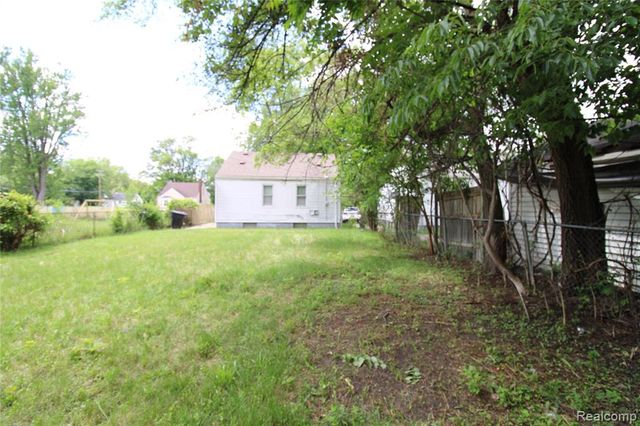 19328 Dresden Street, Detroit, MI 48205