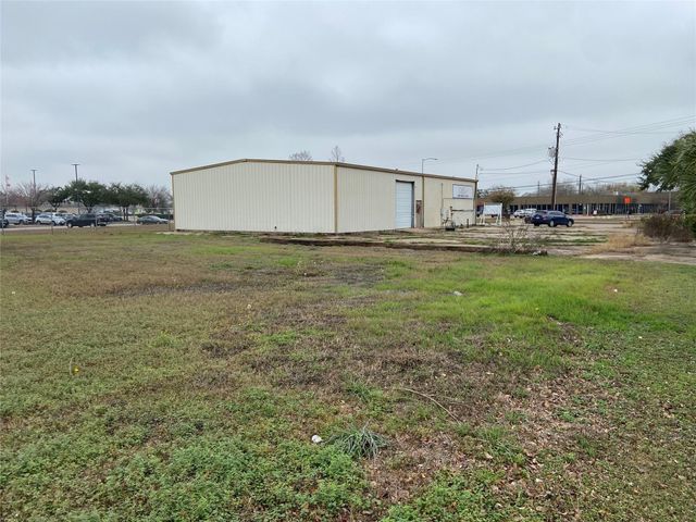 3750 Red Bluff Road, Pasadena, TX 77503