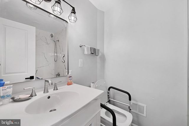 4107 4TH ST NW, Washington, DC 20011