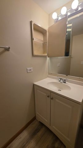 620 Mallard Court D1, Bartlett, IL 60103