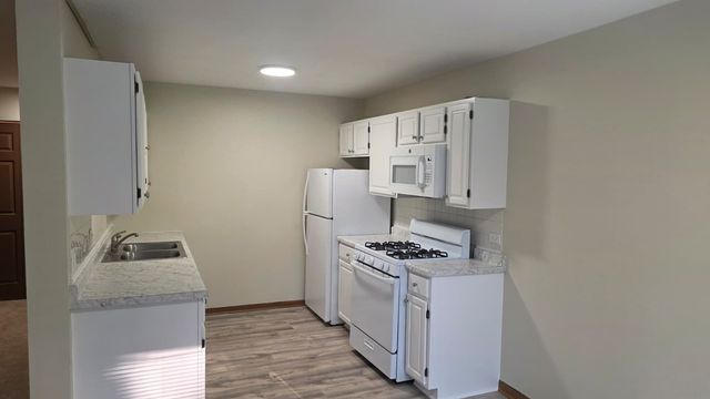 620 Mallard Court D1, Bartlett, IL 60103