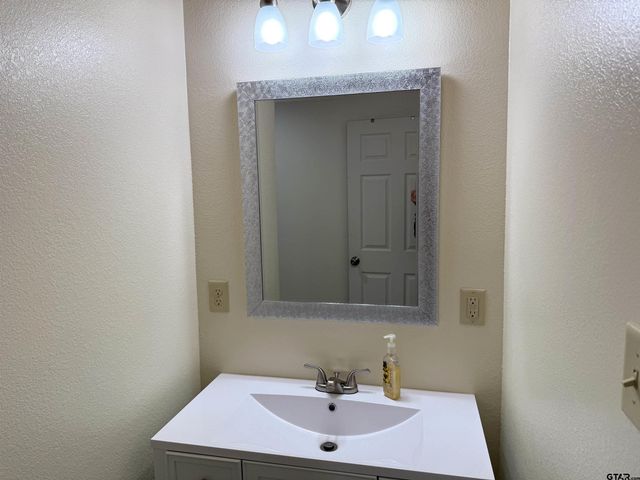 2106 FM 1647, Winnsboro, TX 75494