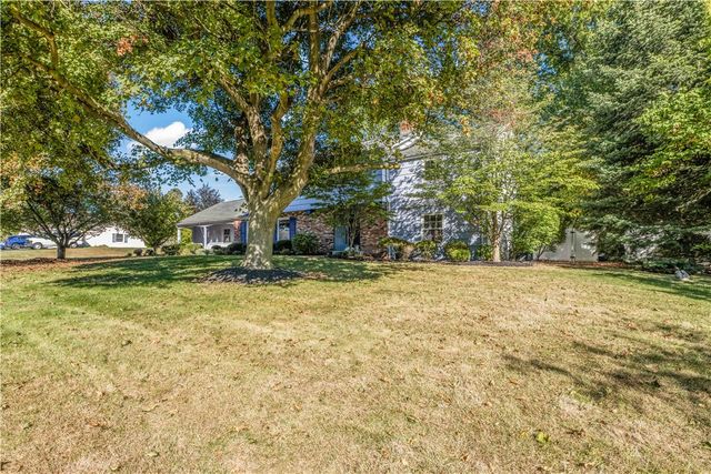 41 Old Farm Circle, Pittsford, NY 14534