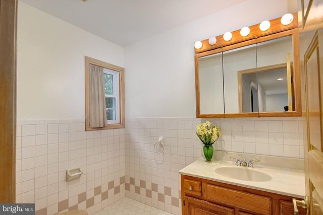 913 S SCHUMAKER DR, Salisbury, MD 21804
