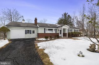 7021 SWAGGER RD, New Hope, PA 18938