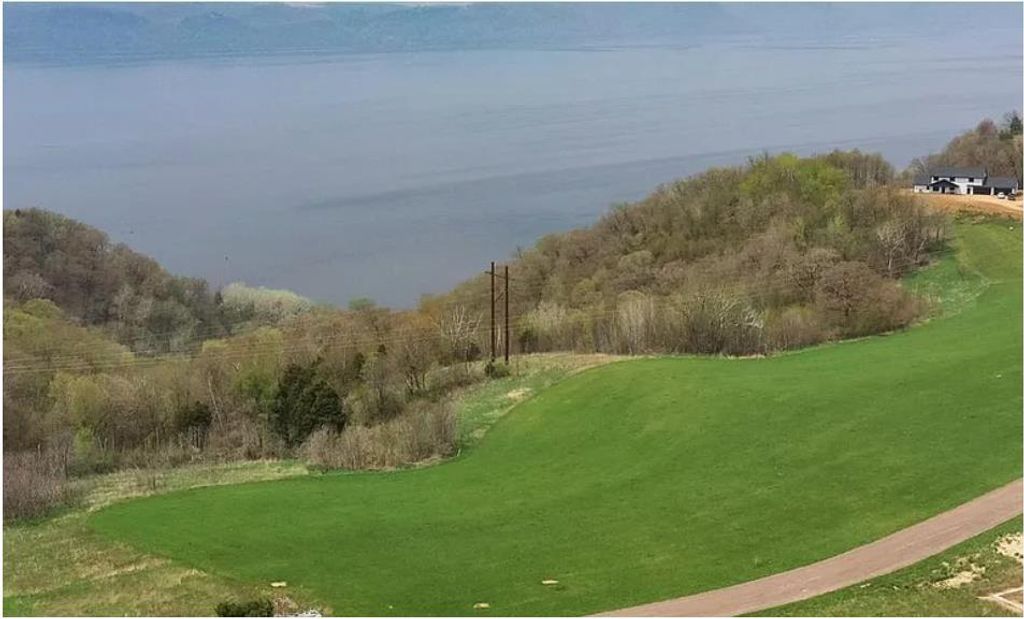 3707 S ECKART STREET, Genoa, WI 54632