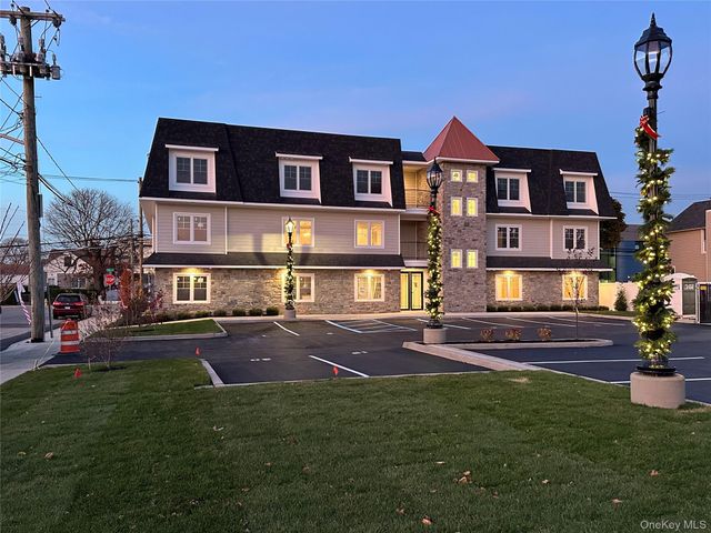 400 Oak Street, Copiague, NY 11726