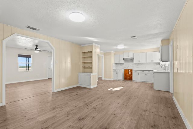 1405 Co Rd 237, Denver City, TX 79323