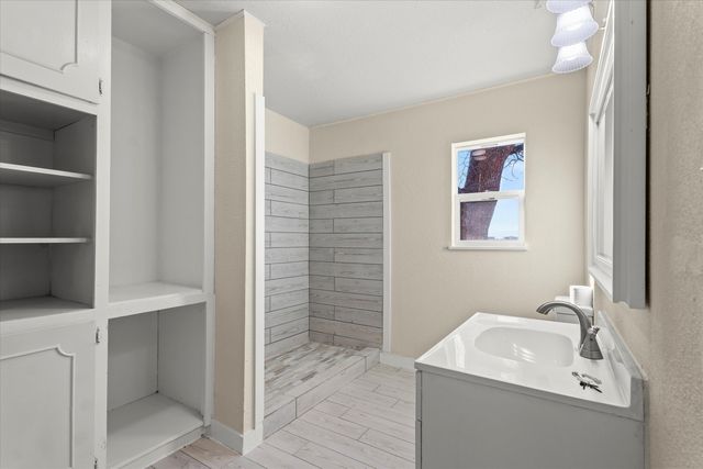 1405 Co Rd 237, Denver City, TX 79323