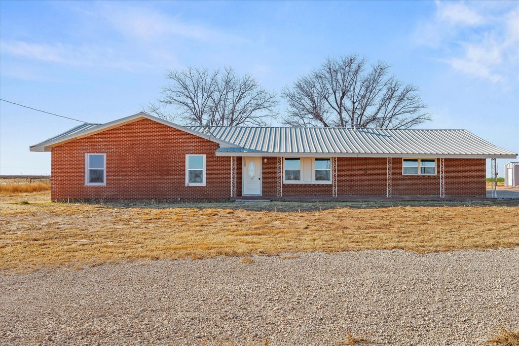 1405 Co Rd 237, Denver City, TX 79323