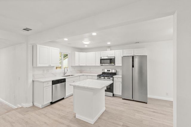 2391 Carlsbad Ave, Sacramento, CA 95821