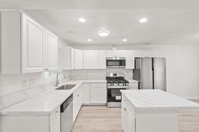 2391 Carlsbad Ave, Sacramento, CA 95821