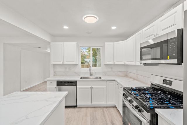 2391 Carlsbad Ave, Sacramento, CA 95821