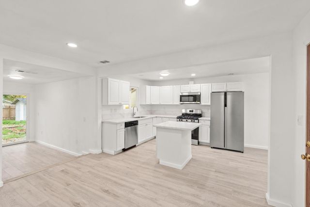 2391 Carlsbad Ave, Sacramento, CA 95821