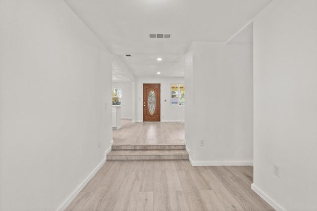 2391 Carlsbad Ave, Sacramento, CA 95821