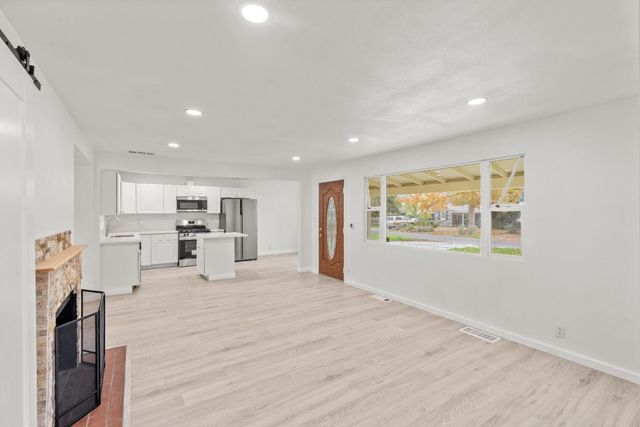 2391 Carlsbad Ave, Sacramento, CA 95821