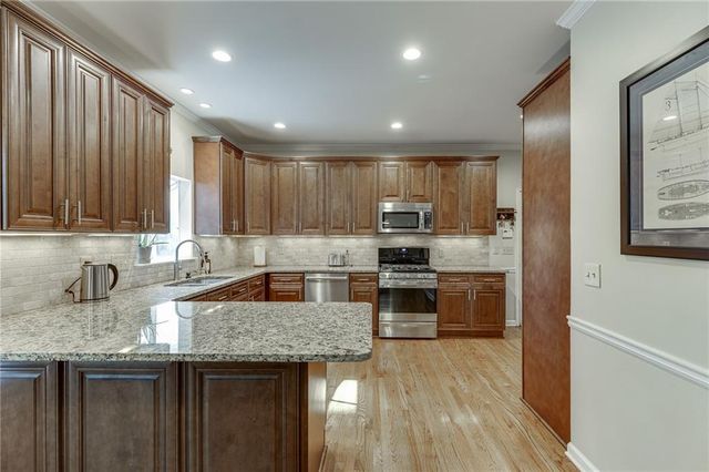 1484 Bellflower Court SW, Lilburn, GA 30047