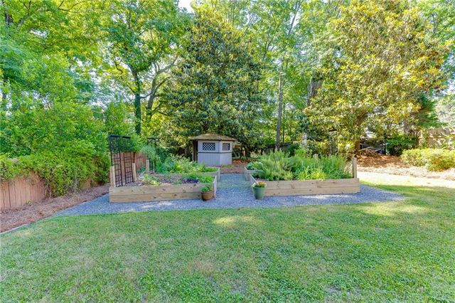 1484 Bellflower Court SW, Lilburn, GA 30047
