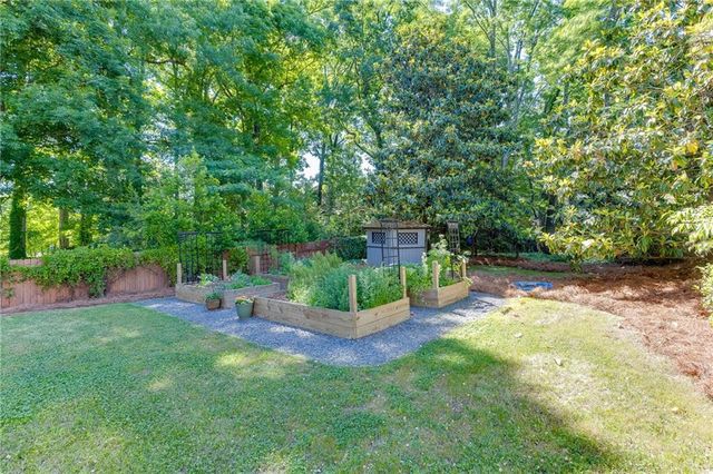 1484 Bellflower Court SW, Lilburn, GA 30047