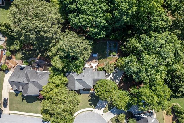 1484 Bellflower Court SW, Lilburn, GA 30047