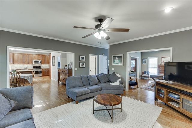 1484 Bellflower Court SW, Lilburn, GA 30047