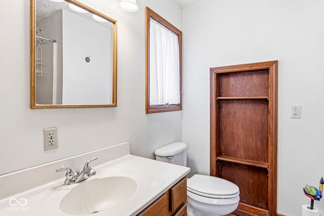 372 E Broadway Street, Danville, IN 46122