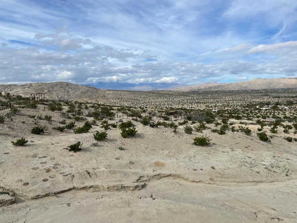 Image 2 of property listing at 23551 Henry Road, Sky Valley, CA 92241