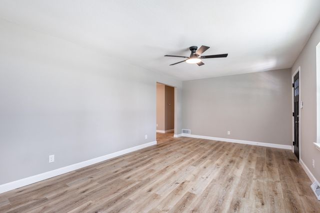 25 E POPLAR HILL DR, Columbia, MO 65203