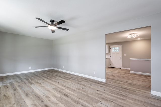 25 E POPLAR HILL DR, Columbia, MO 65203