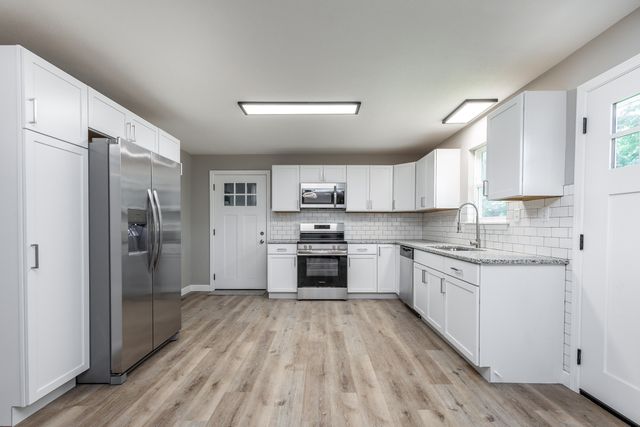 25 E POPLAR HILL DR, Columbia, MO 65203