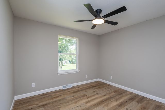25 E POPLAR HILL DR, Columbia, MO 65203