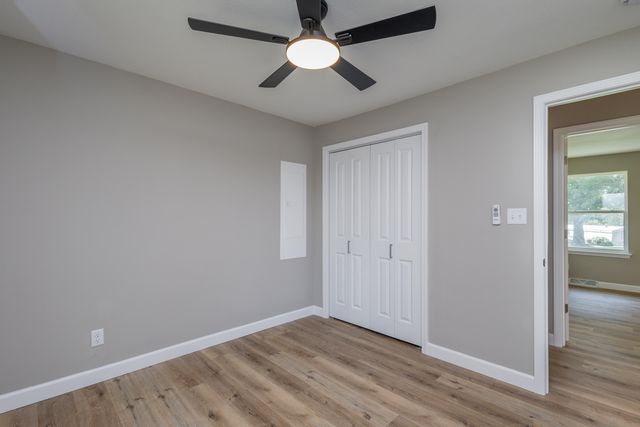 25 E POPLAR HILL DR, Columbia, MO 65203