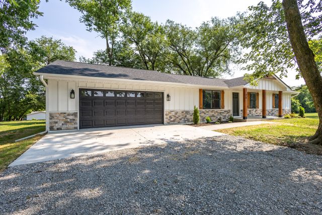 25 E POPLAR HILL DR, Columbia, MO 65203
