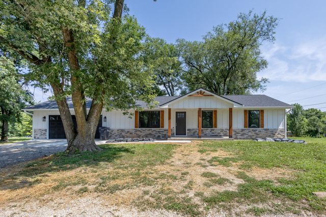 25 E POPLAR HILL DR, Columbia, MO 65203