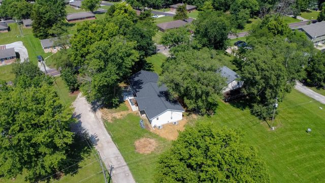 25 E POPLAR HILL DR, Columbia, MO 65203