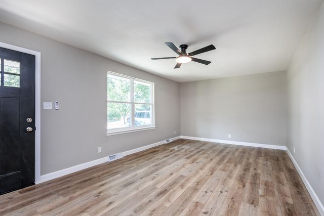 25 E POPLAR HILL DR, Columbia, MO 65203