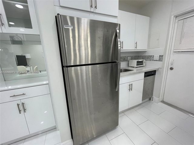 1407 NE 56th Street 103, Fort Lauderdale, FL 33334