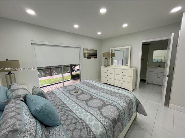 1407 NE 56th Street 103, Fort Lauderdale, FL 33334