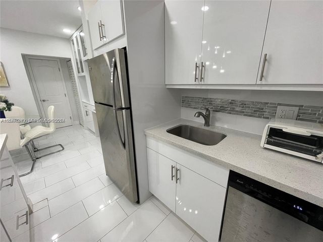 1407 NE 56th Street 103, Fort Lauderdale, FL 33334