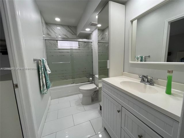 1407 NE 56th Street 103, Fort Lauderdale, FL 33334