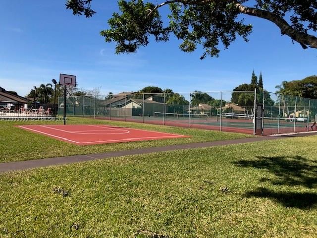 9164 SW 132nd Ln, Miami, FL 33176