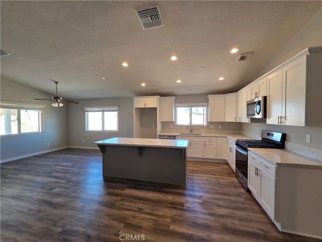 1140 Monterey, Barstow, CA 92311