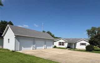 24 N Lincoln Avenue, Cottage Hills, IL 62018