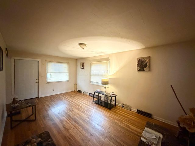 845 S Hampton Road, Columbus, OH 43227