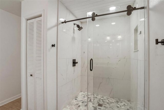 4203 HARTWOOD LANE, Tampa, FL 33618