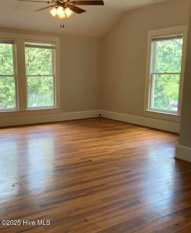 220 E Vermont Avenue, Southern Pines, NC 28387