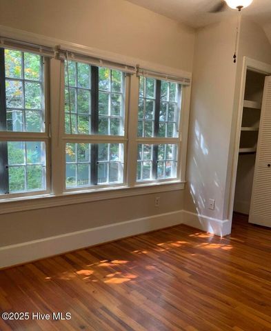 220 E Vermont Avenue, Southern Pines, NC 28387